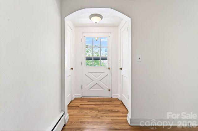 411 Hillcrest Circle, Hendersonville, NC 28792