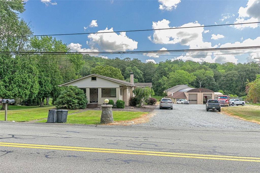 3275 Hills Church Road, Murrysville, PA 15632