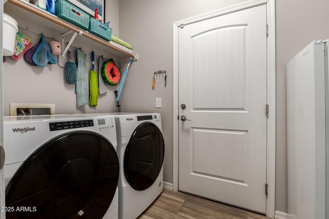 614 N TOMAHAWK Road, Apache Junction, AZ 85119