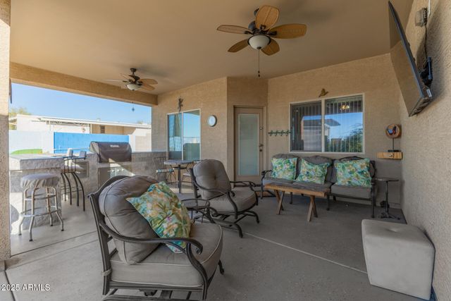 614 N TOMAHAWK Road, Apache Junction, AZ 85119