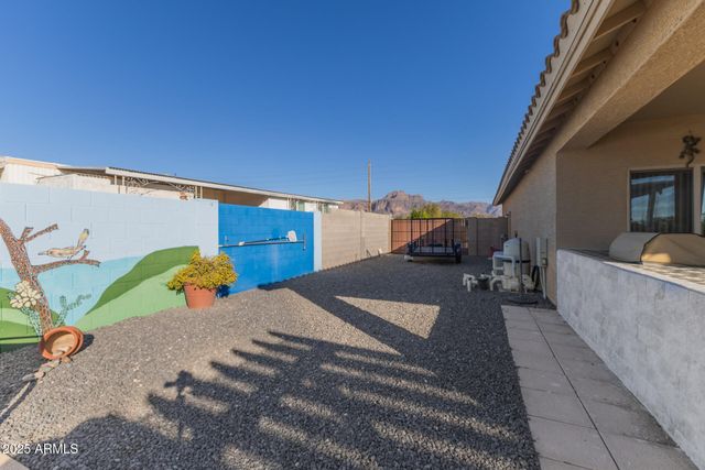 614 N TOMAHAWK Road, Apache Junction, AZ 85119