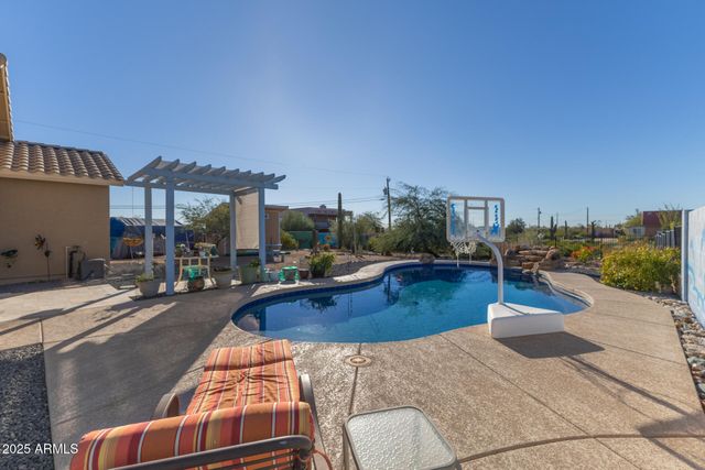 614 N TOMAHAWK Road, Apache Junction, AZ 85119