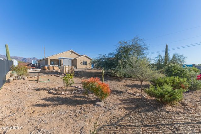 614 N TOMAHAWK Road, Apache Junction, AZ 85119