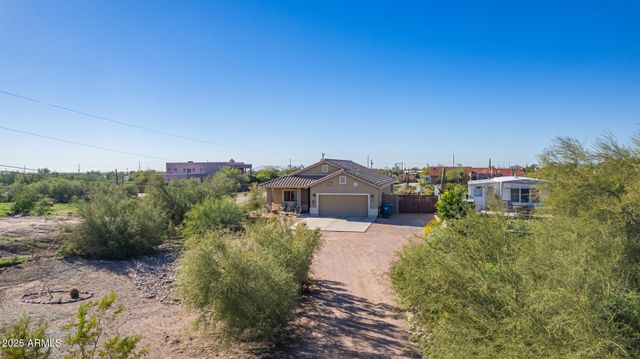 614 N TOMAHAWK Road, Apache Junction, AZ 85119