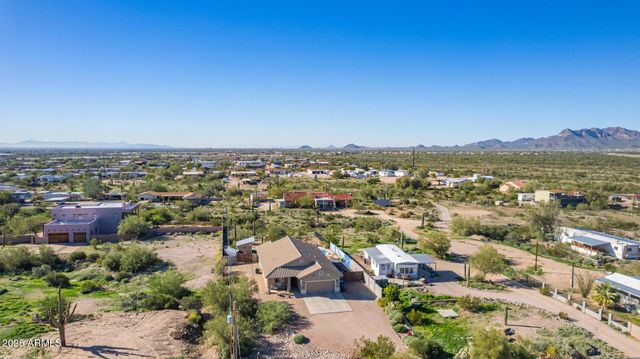 614 N TOMAHAWK Road, Apache Junction, AZ 85119