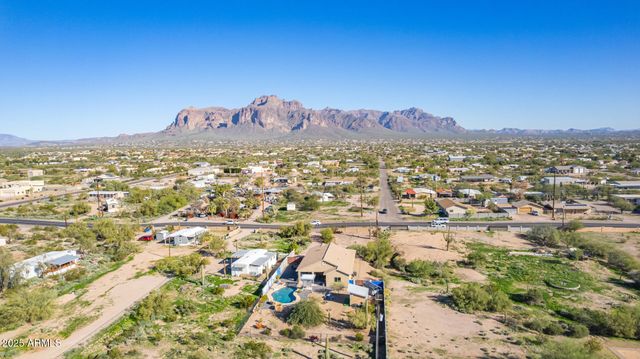 614 N TOMAHAWK Road, Apache Junction, AZ 85119