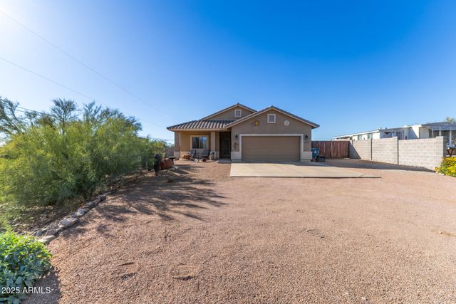 614 N TOMAHAWK Road, Apache Junction, AZ 85119
