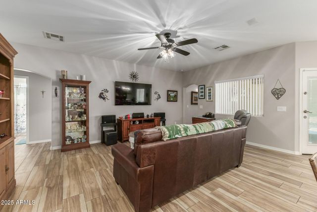 614 N TOMAHAWK Road, Apache Junction, AZ 85119