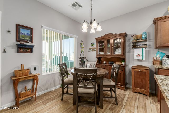 614 N TOMAHAWK Road, Apache Junction, AZ 85119