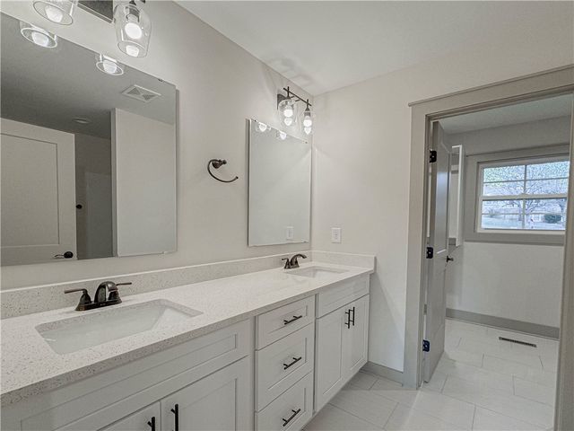 334 Code Circle, Seneca, SC 29678