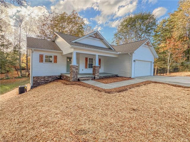 334 Code Circle, Seneca, SC 29678