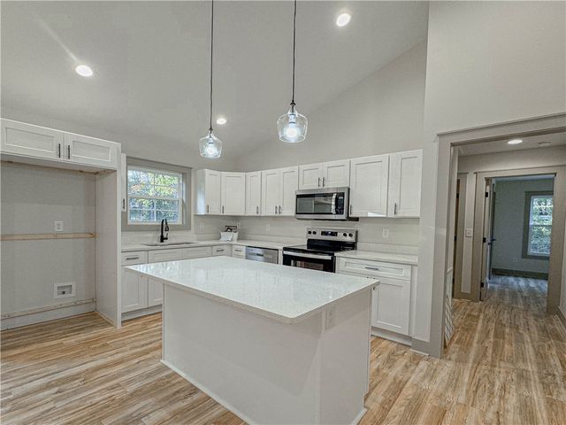334 Code Circle, Seneca, SC 29678