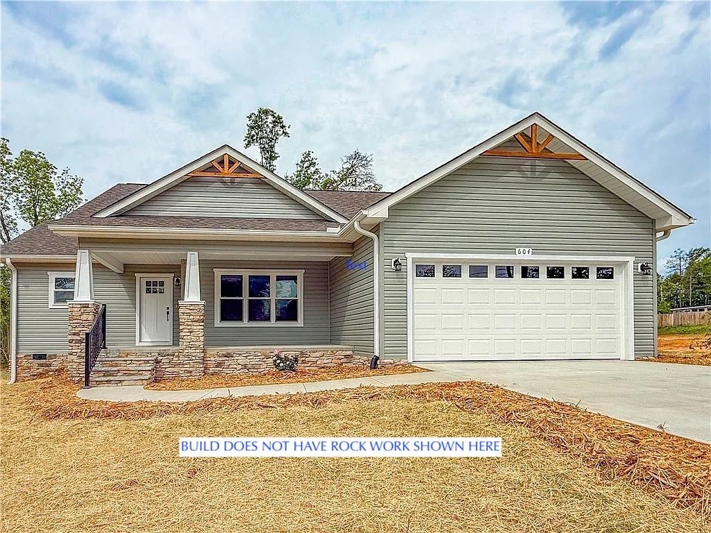 334 Code Circle, Seneca, SC 29678