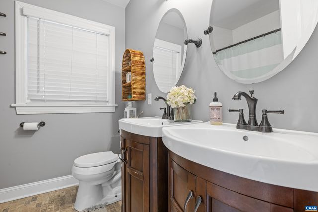 134 W PARK DR, Charlottesville, VA 22901