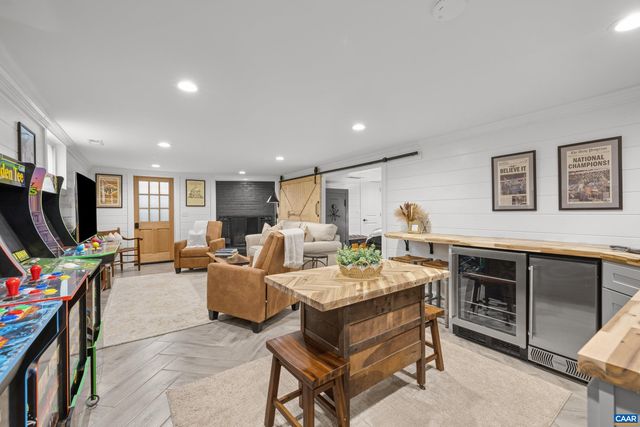 134 W PARK DR, Charlottesville, VA 22901