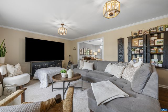134 W PARK DR, Charlottesville, VA 22901