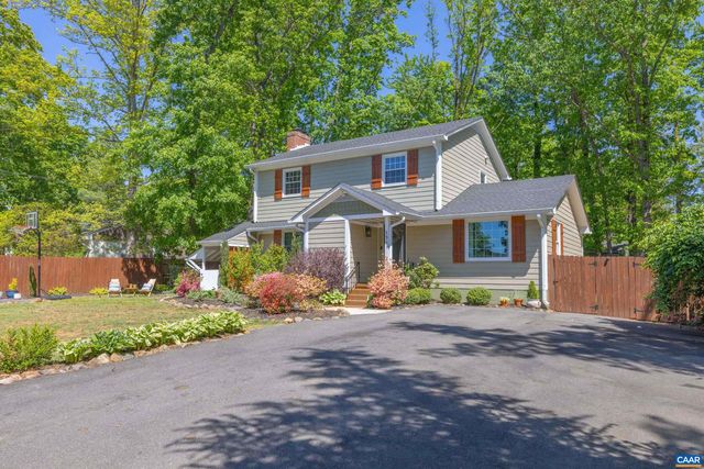 134 W PARK DR, Charlottesville, VA 22901