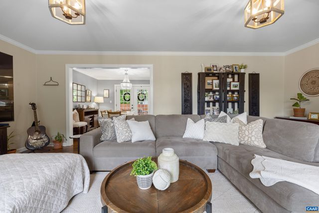 134 W PARK DR, Charlottesville, VA 22901