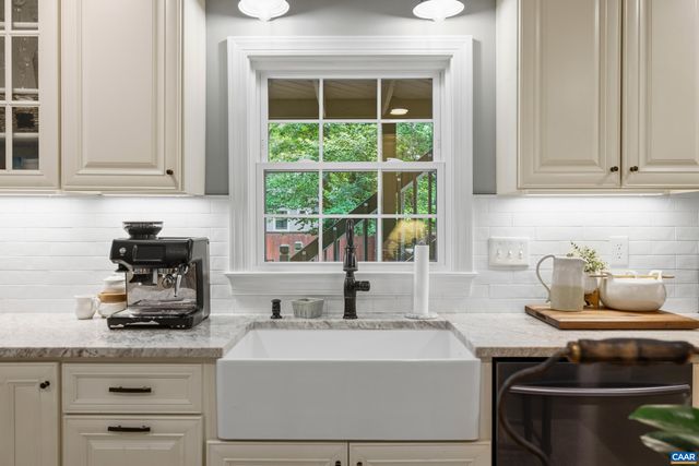 134 W PARK DR, Charlottesville, VA 22901