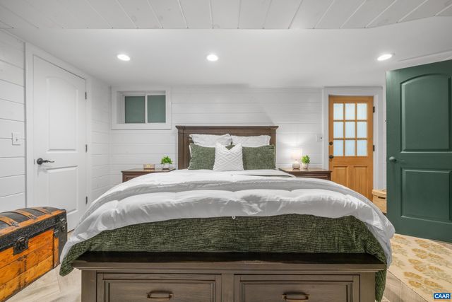 134 W PARK DR, Charlottesville, VA 22901