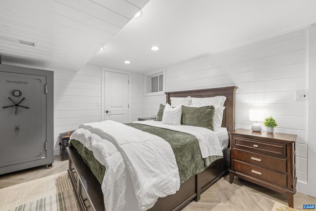 134 W PARK DR, Charlottesville, VA 22901
