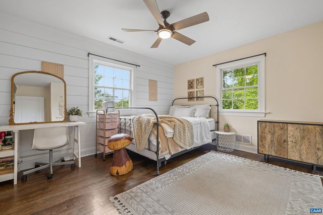 134 W PARK DR, Charlottesville, VA 22901