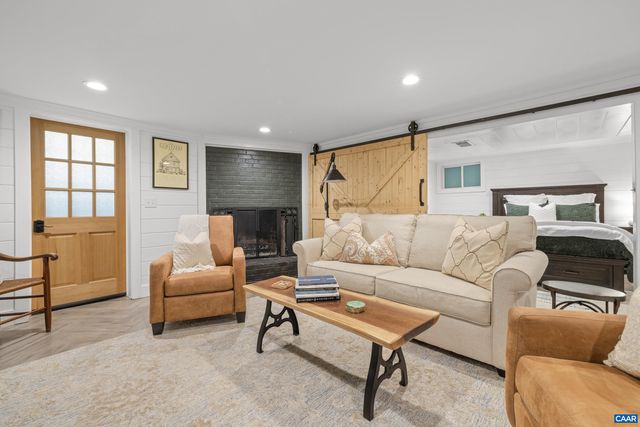 134 W PARK DR, Charlottesville, VA 22901