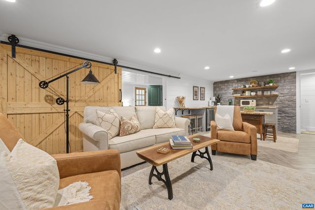 134 W PARK DR, Charlottesville, VA 22901