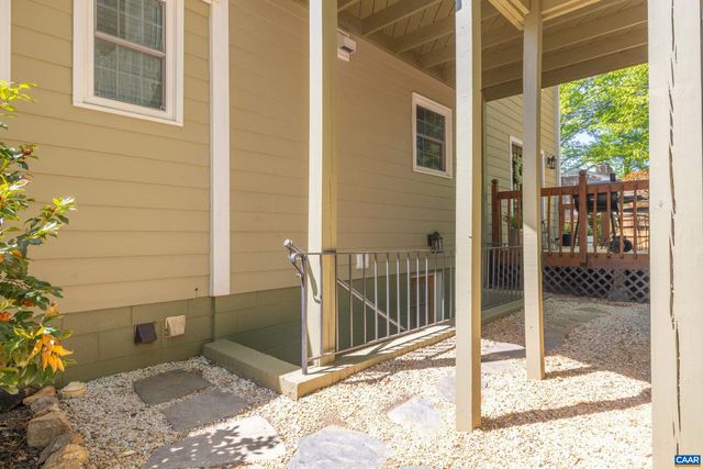 134 W PARK DR, Charlottesville, VA 22901