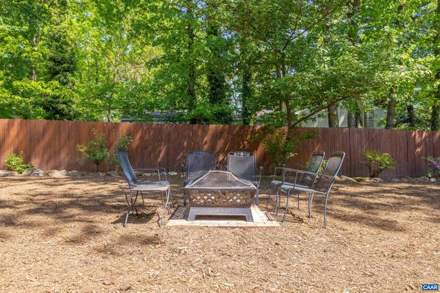 134 W PARK DR, Charlottesville, VA 22901