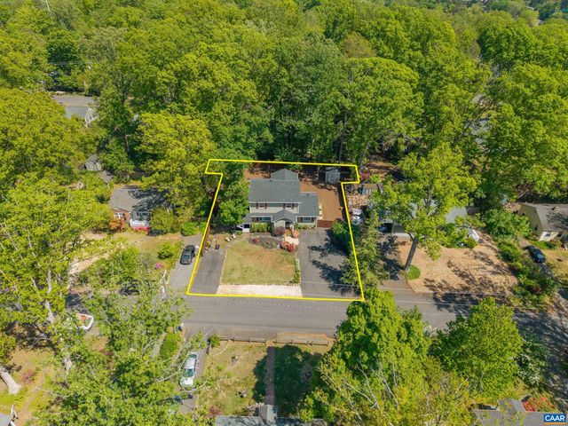 134 W PARK DR, Charlottesville, VA 22901
