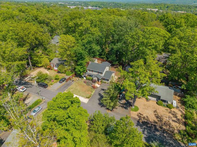 134 W PARK DR, Charlottesville, VA 22901