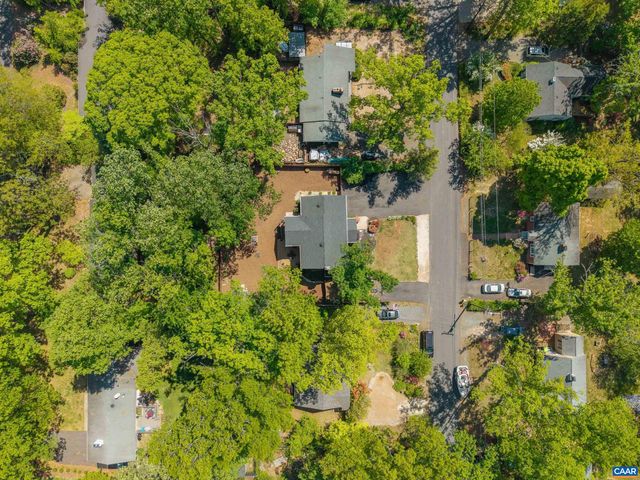 134 W PARK DR, Charlottesville, VA 22901