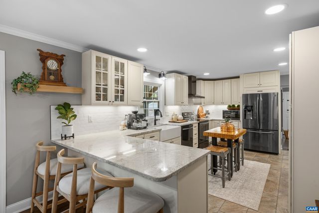 134 W PARK DR, Charlottesville, VA 22901