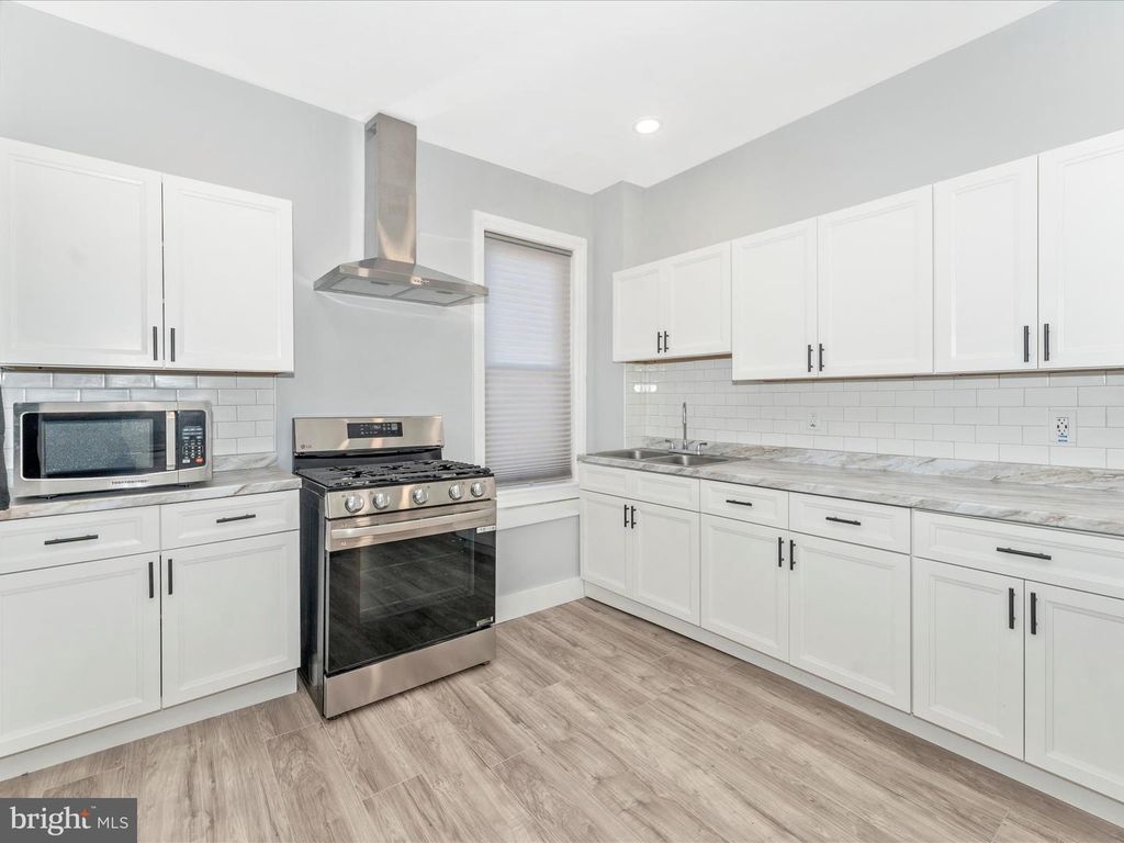 300 CANNON AVE S, Hagerstown, MD 21740