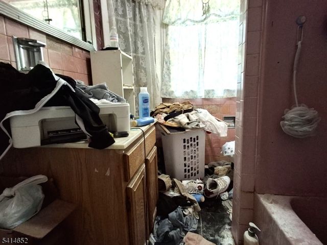 172 Maple Rd, Franklin Boro, NJ 07416