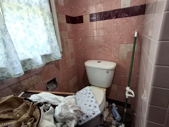 172 Maple Rd, Franklin Boro, NJ 07416