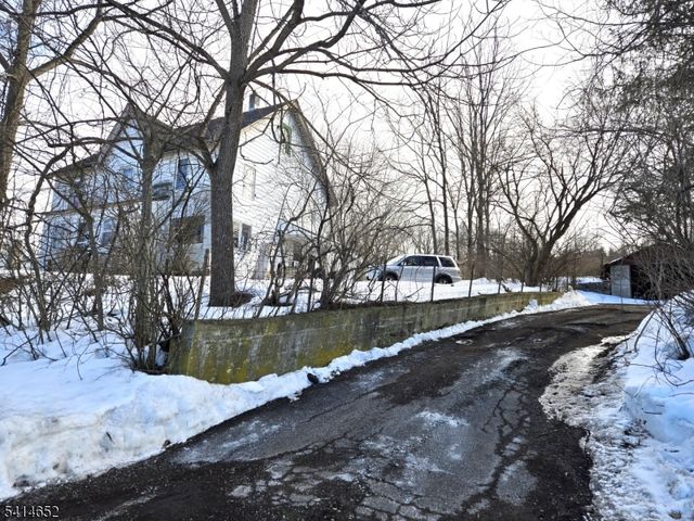 172 Maple Rd, Franklin Boro, NJ 07416