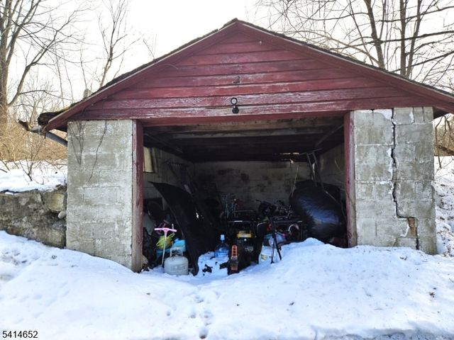 172 Maple Rd, Franklin Boro, NJ 07416