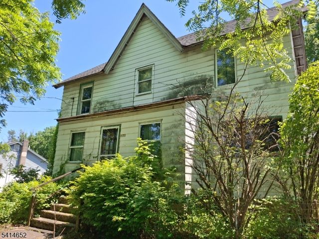 172 Maple Rd, Franklin Boro, NJ 07416