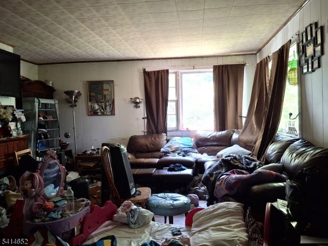 172 Maple Rd, Franklin Boro, NJ 07416