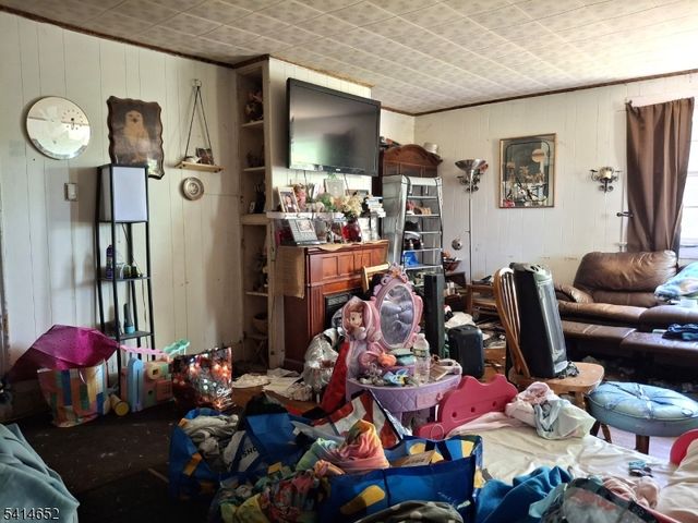 172 Maple Rd, Franklin Boro, NJ 07416