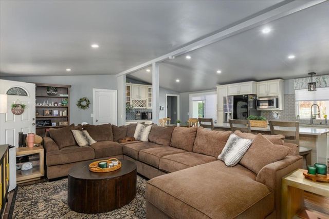 840 S Oak Glen Avenue, Nipomo, CA 93444