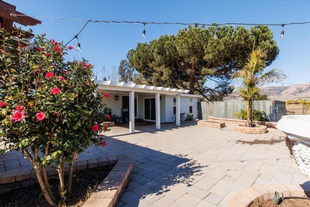 840 S Oak Glen Avenue, Nipomo, CA 93444