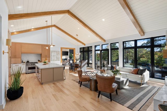 2040 Edgcumbe Road, Saint Paul, MN 55116