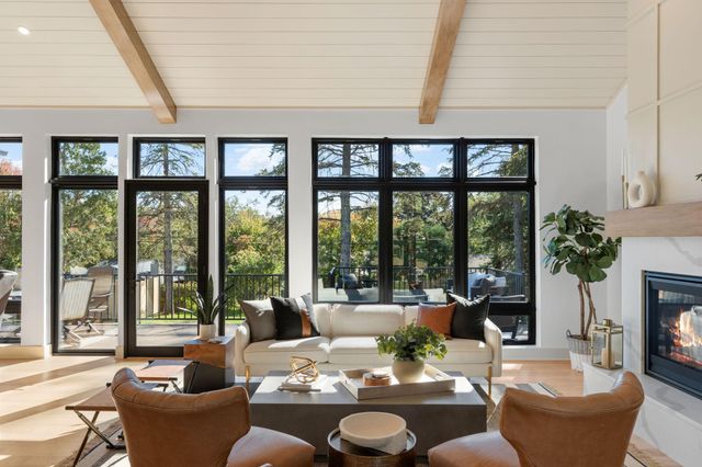 2040 Edgcumbe Road, Saint Paul, MN 55116