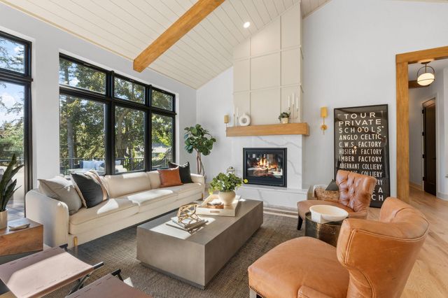 2040 Edgcumbe Road, Saint Paul, MN 55116