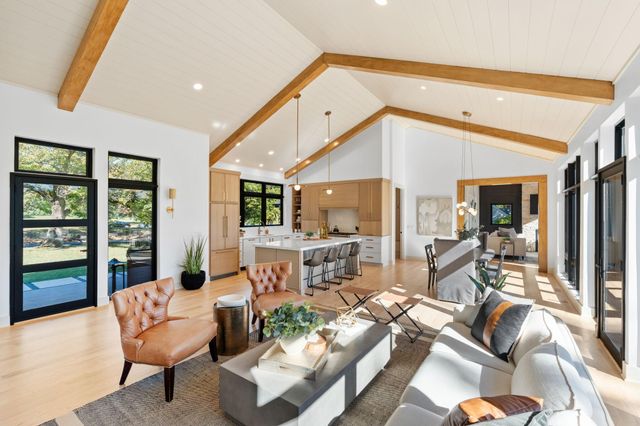 2040 Edgcumbe Road, Saint Paul, MN 55116