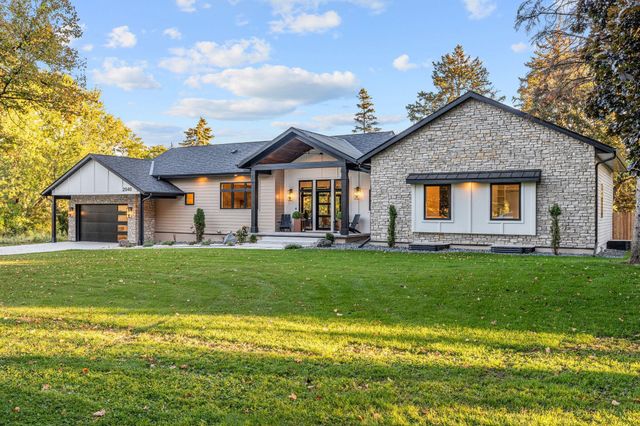 2040 Edgcumbe Road, Saint Paul, MN 55116