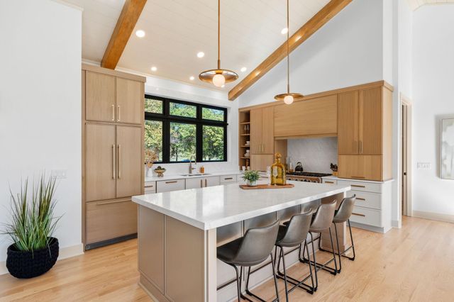 2040 Edgcumbe Road, Saint Paul, MN 55116